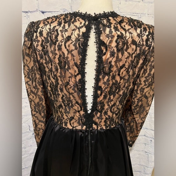 Scott McClintock vintage black gold lace long sleeve formal Gown dress size 12 - Picture 6 of 11